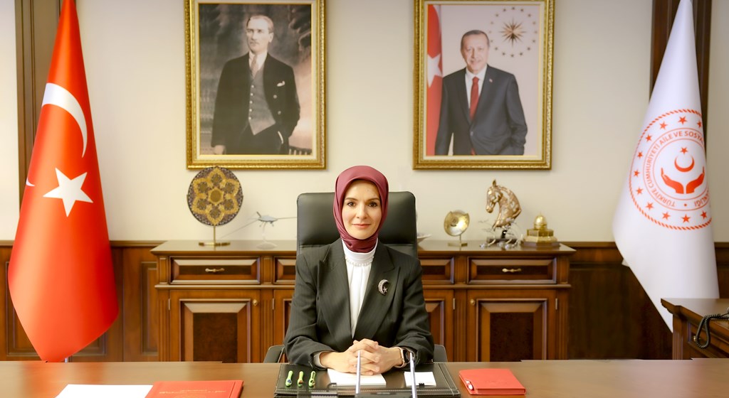 T.C. Aile ve Sosyal Hizmetler Bakanı Mahinur Özdemir Göktaş